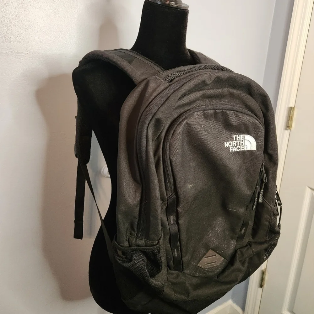 The North Face Vault Backpack Laptop Bag Has 2 Compartment Pockets